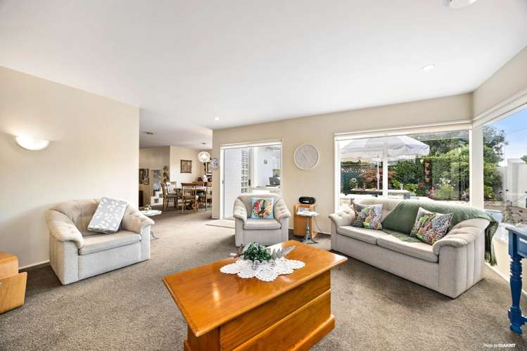 2/10 Dunn Place Farm Cove_11