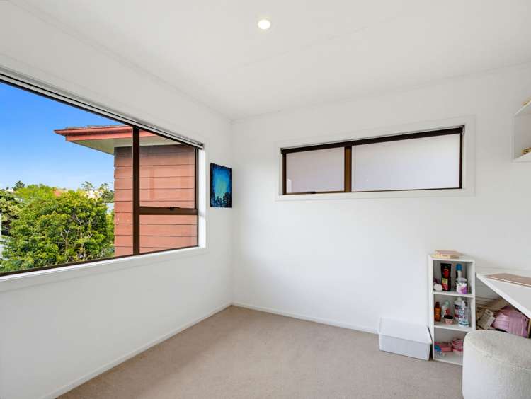 8B Eastwood Rise Browns Bay_14