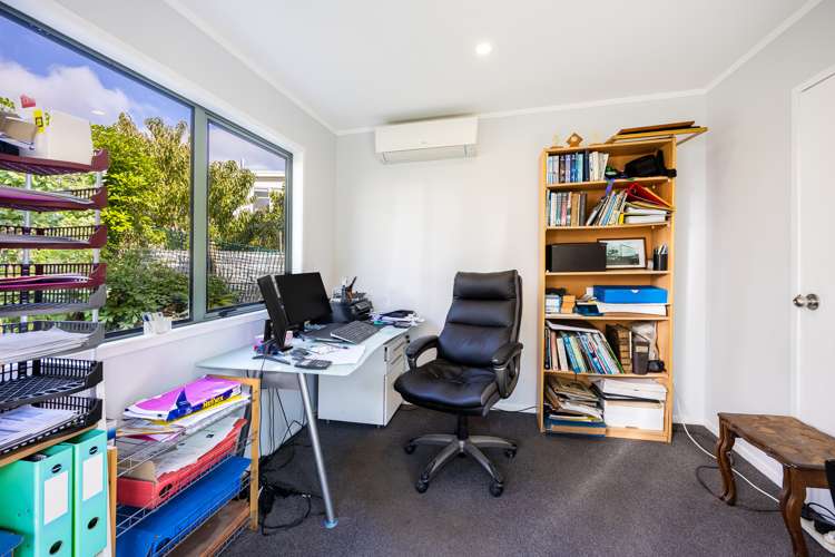 11 Piccadilly Circus Snells Beach_22