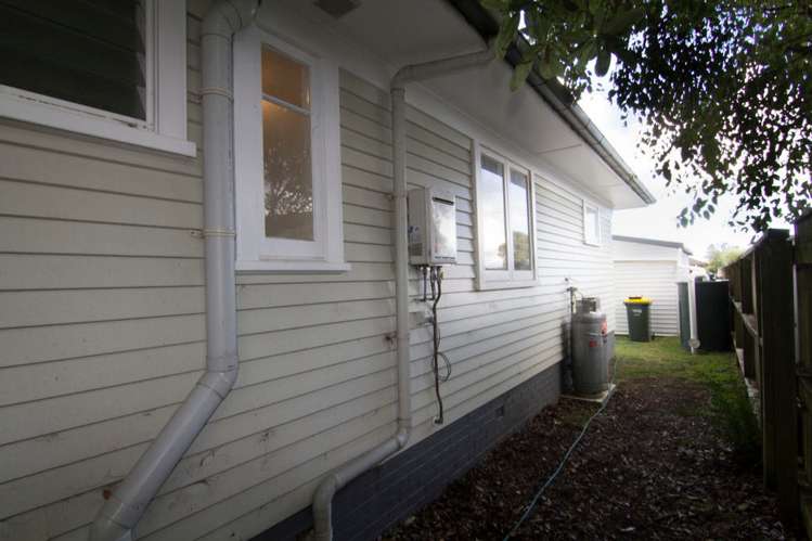 2 Hikurangi Street Te Atatu Peninsula_13