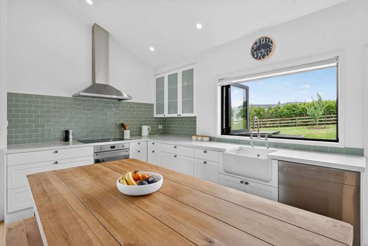 2 Lawrence Carter Drive Bombay_6