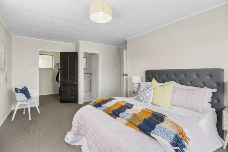 52 Jandell Crescent Bucklands Beach_16