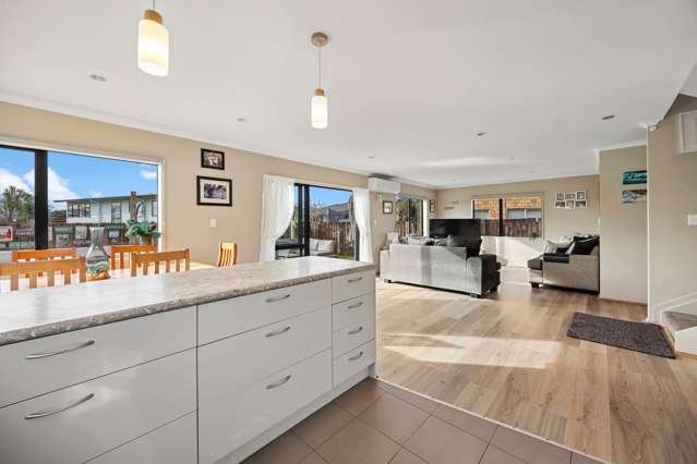 32 Aitkenhead Court Parakai_4