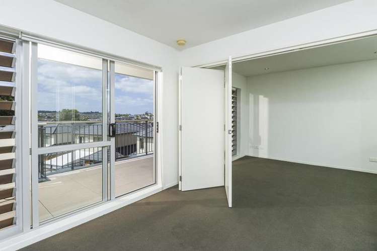 D8/60 Masons Road Oteha_10