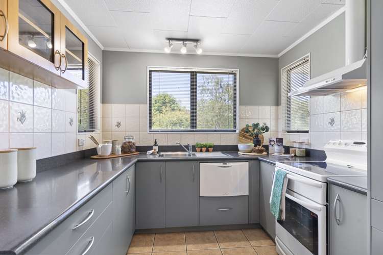 33 Tararua Drive Upper Plain_10