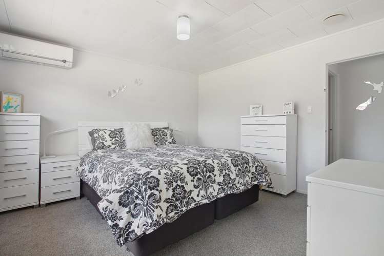 11 Katrina Place Massey_11