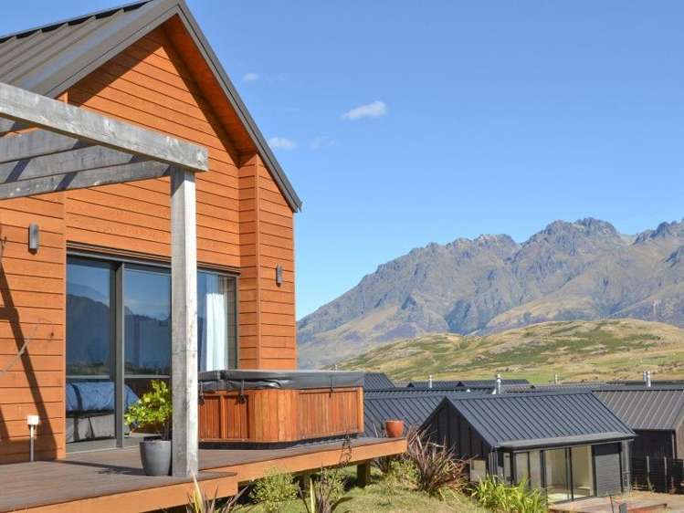 46 Falconer Rise Jacks Point_32