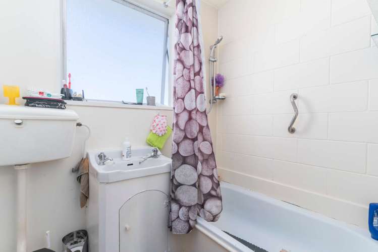 4/14 Church Square Addington_12