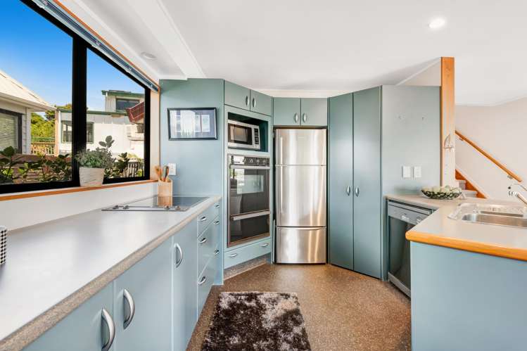 8b Duncansby Road Stanmore Bay_12