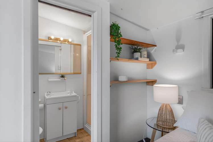 2 Memorial Drive Parahaki_29