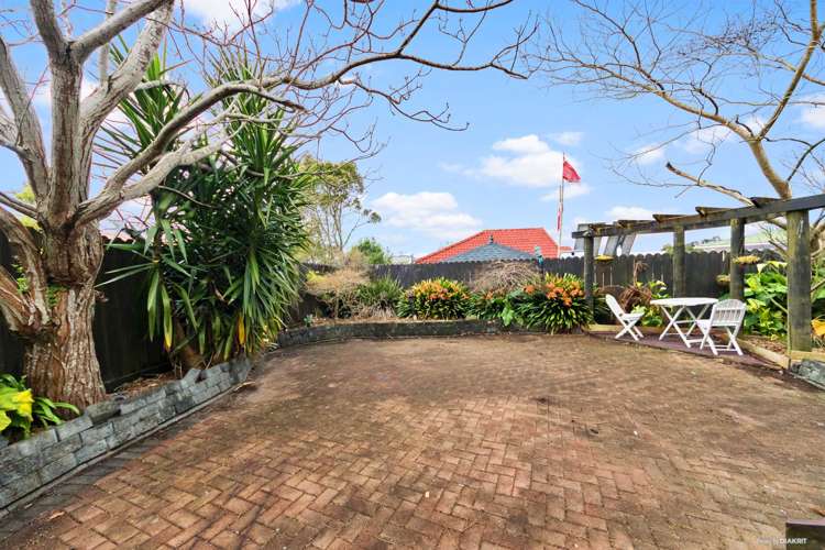 1/10 Thomas Rea Place Te Atatu South_14