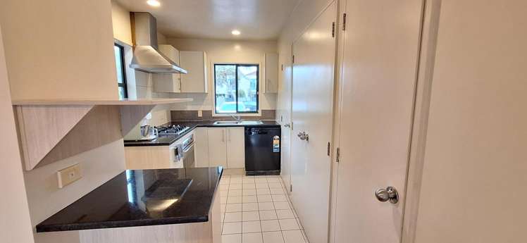 34/10 John Jennings Drive 10862_4