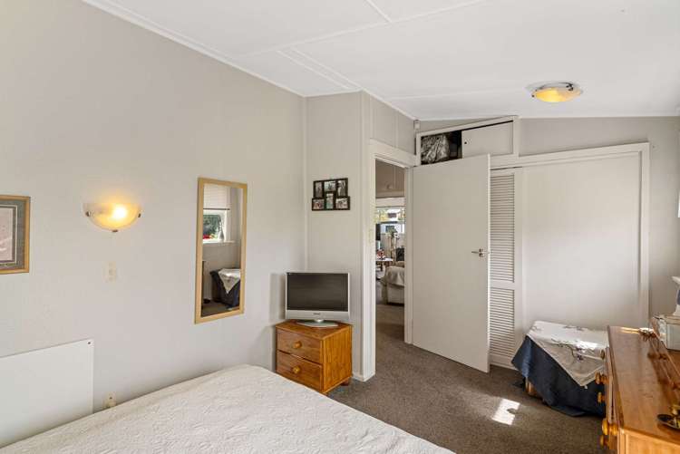 23 Holton Road Amberley_11