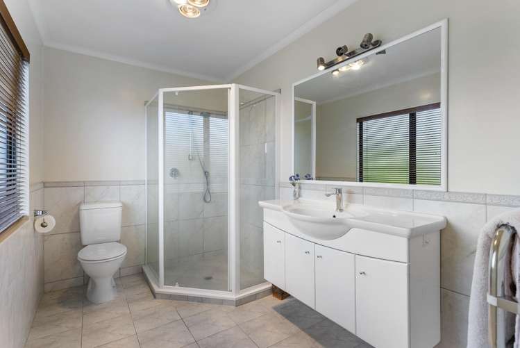 35 Waimanu Bay Drive Te Atatu Peninsula_10