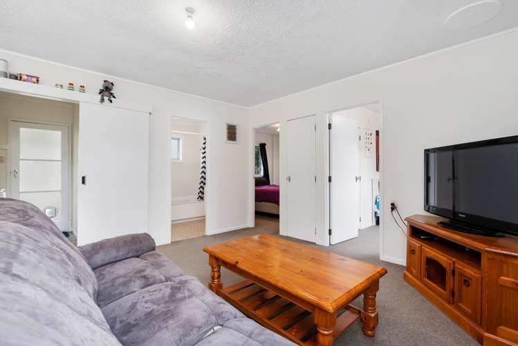 16b Memorial Drive Parahaki_6