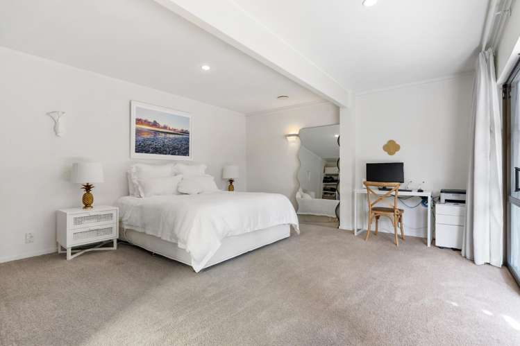 2/3 Whitby Crescent Mairangi Bay_18