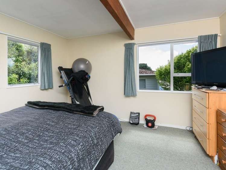3 Hillview Crescent Paparangi_8