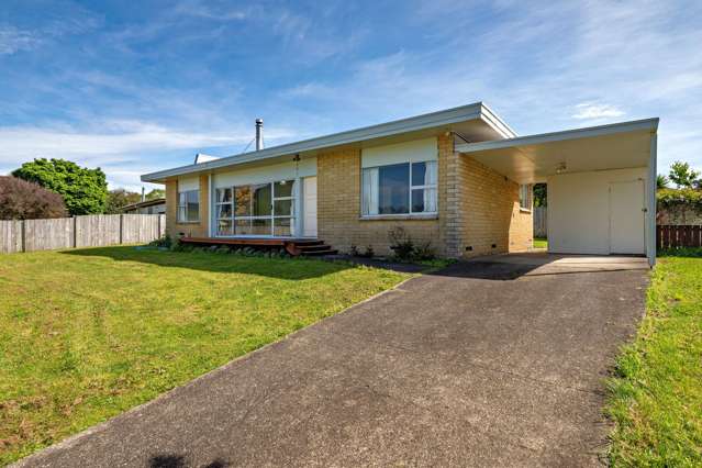 Comfort, Views & Easy Living in Kawerau