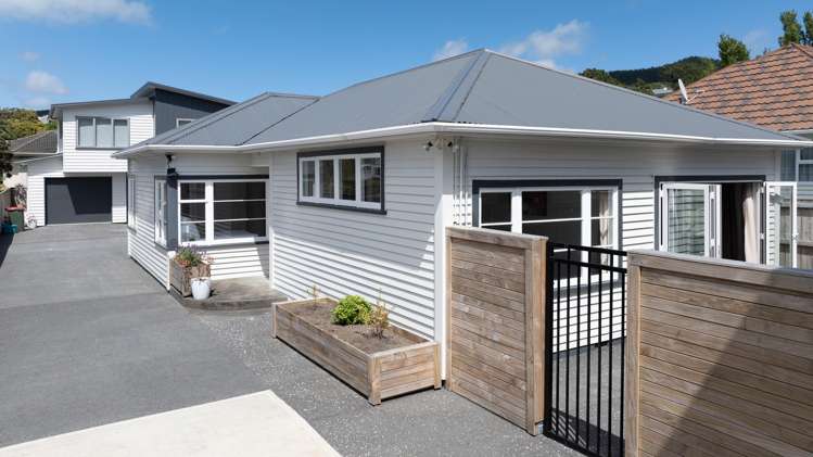 7B Romney Square Tawa_0