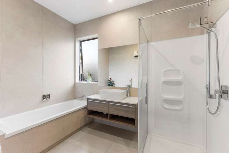 8 Kaiawa Street Beachlands_35