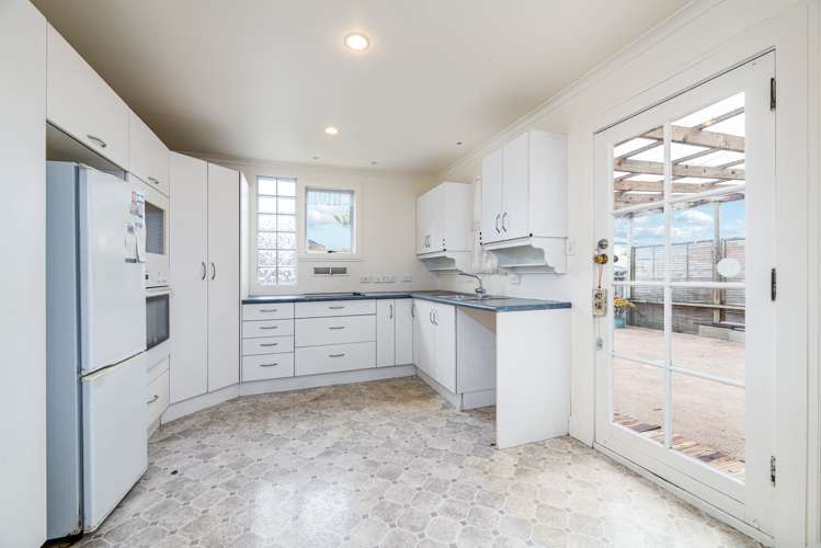 71 Hutchinson Avenue New Lynn_7