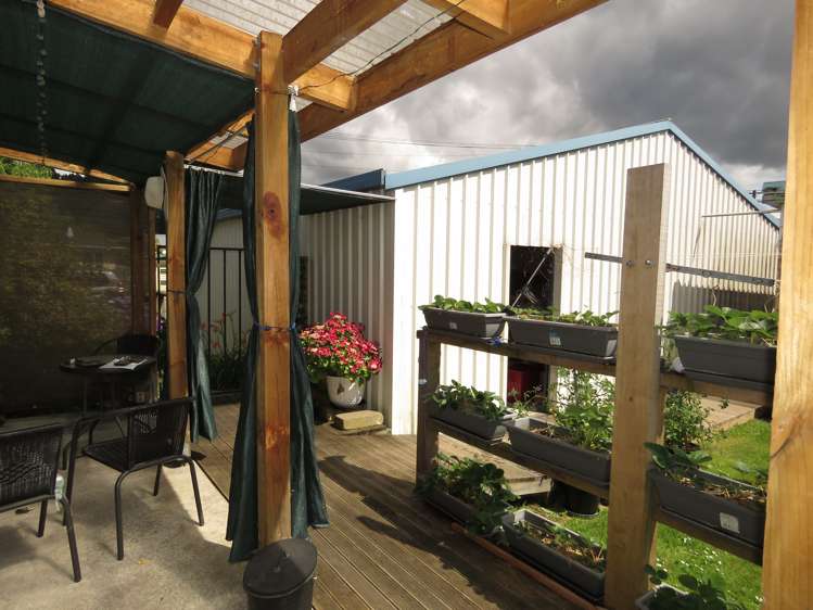 8 Ranft Street Reefton_15