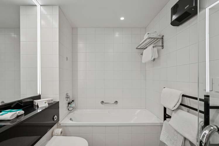 201/21 Stanley Street Queenstown_7