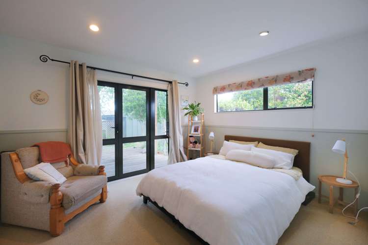 2/202 Taharepa Road Central_8