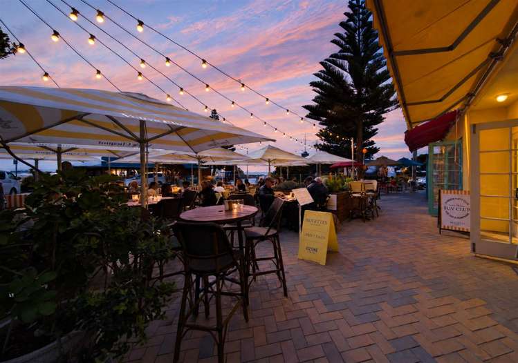 22A & 22B Esplanade Sumner_5