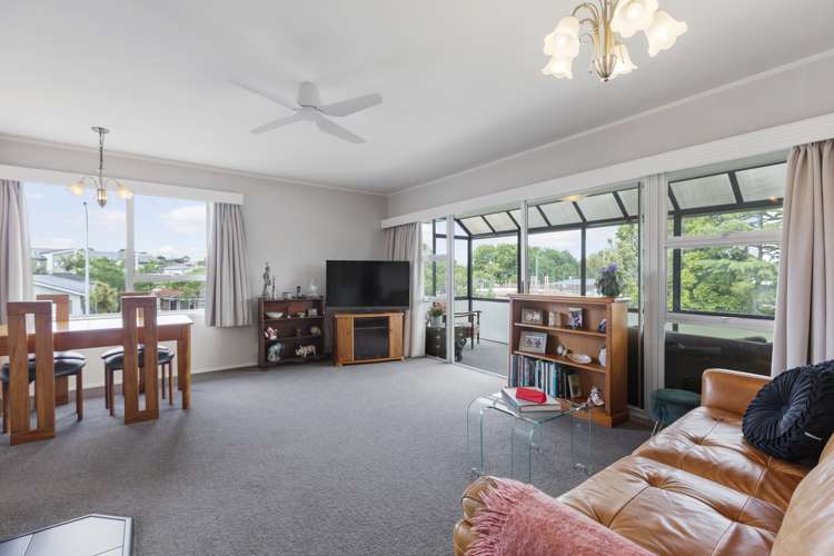 2/54 Luton Avenue Sunnyhills_11
