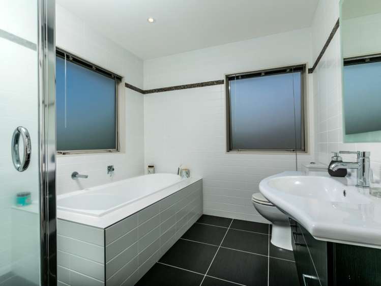 7 Miromiro Street Greenhithe_15