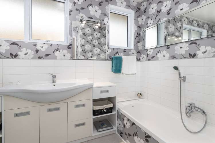 14 Rousehill Street Renwick_15