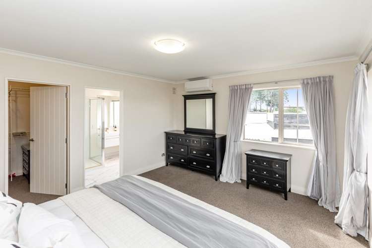 9 Strathmore Gardens Burwood_18