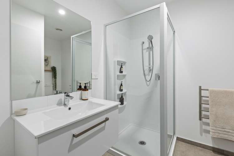 8 Joshua Carder Drive Hobsonville_12