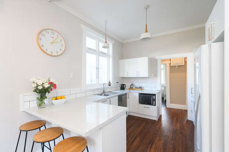 322 College Street West End_13