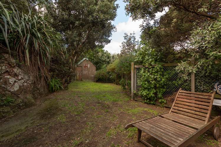 32 Totara Road Miramar_13
