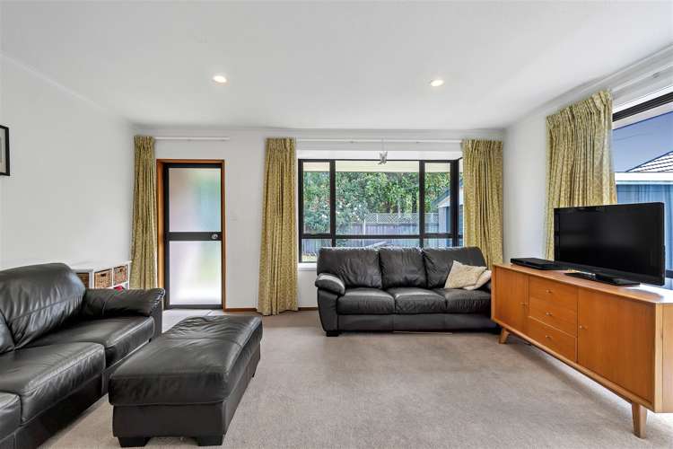 2/282 Sawyers Arms Road Bishopdale_5