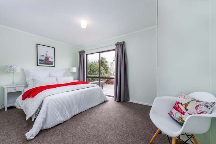 1/4 Helga Crescent Te Atatu Peninsula_10