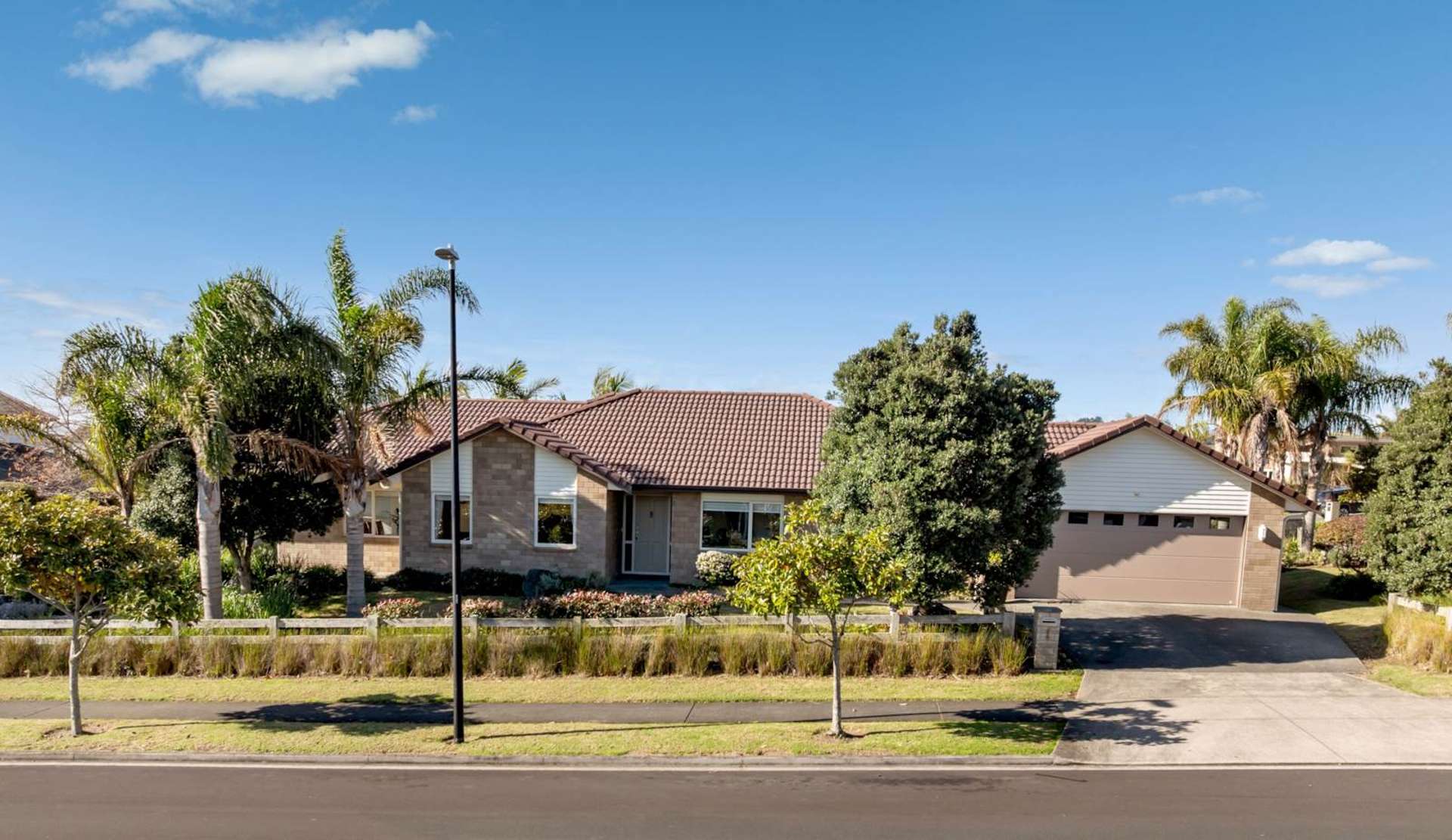 1 Defender Crescent Beachlands_0