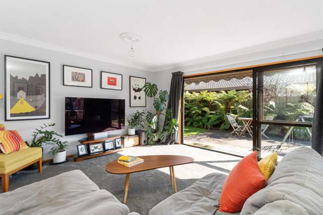 Effortless Living, Prime Location!