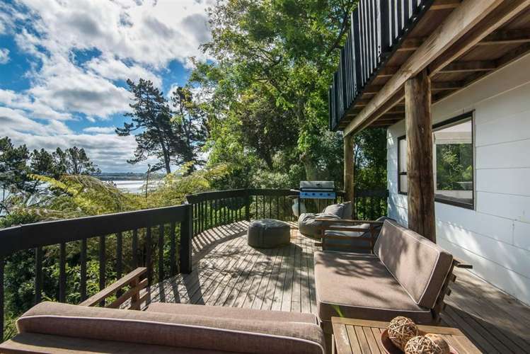 2/32 Jacaranda Avenue Beach Haven_13