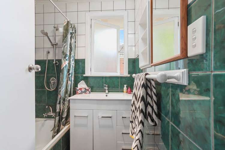 3 Tamariki Avenue Kelston_12