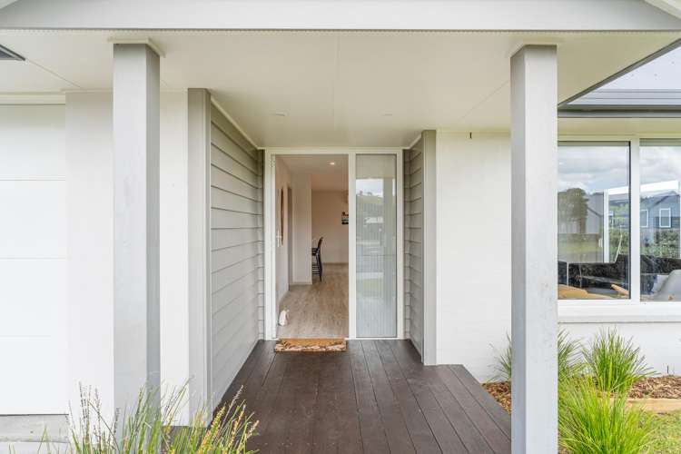 37 Longreach Drive Cooks Beach_1