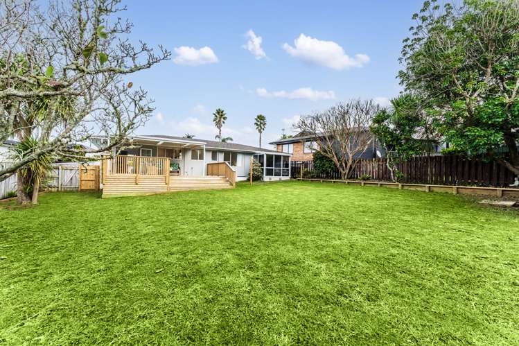 10 Fratley Avenue Farm Cove_9