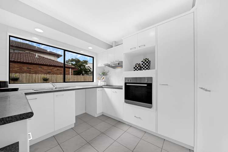 1/25 Headcorn Place Botany Downs_14