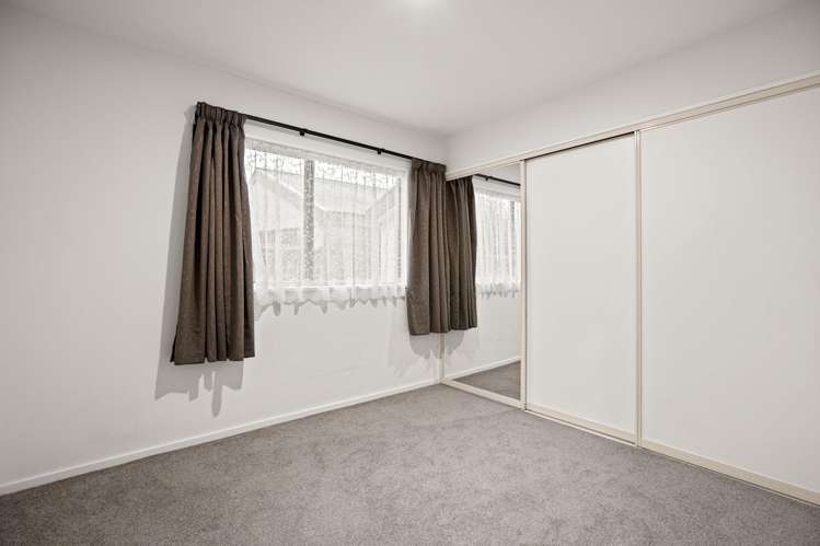 2/64A Cutts Road Russley_9