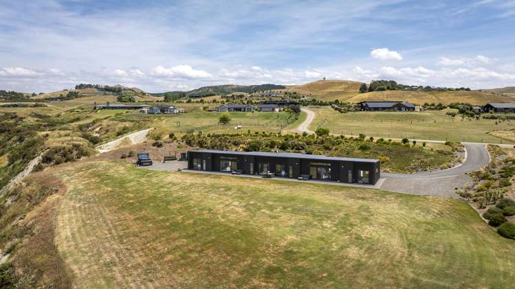 8 Riverview Drive Otane_26