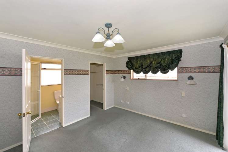 8 Holcroft Place Stoke_13