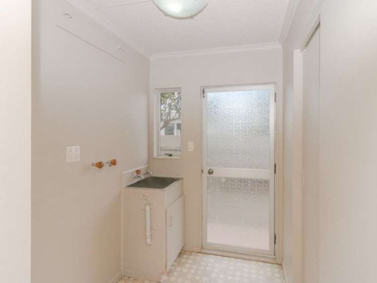 2/8 Flanders Avenue Onekawa_7