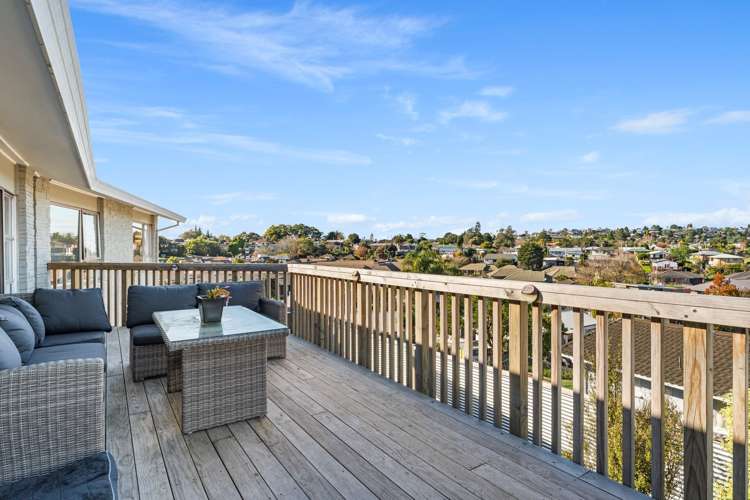 9 Sylvania Drive Matua_6